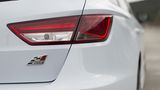 Im Logo unter der Rückleuchte findet sich auch die PS-Stärke des Seat Leon ST Cupra