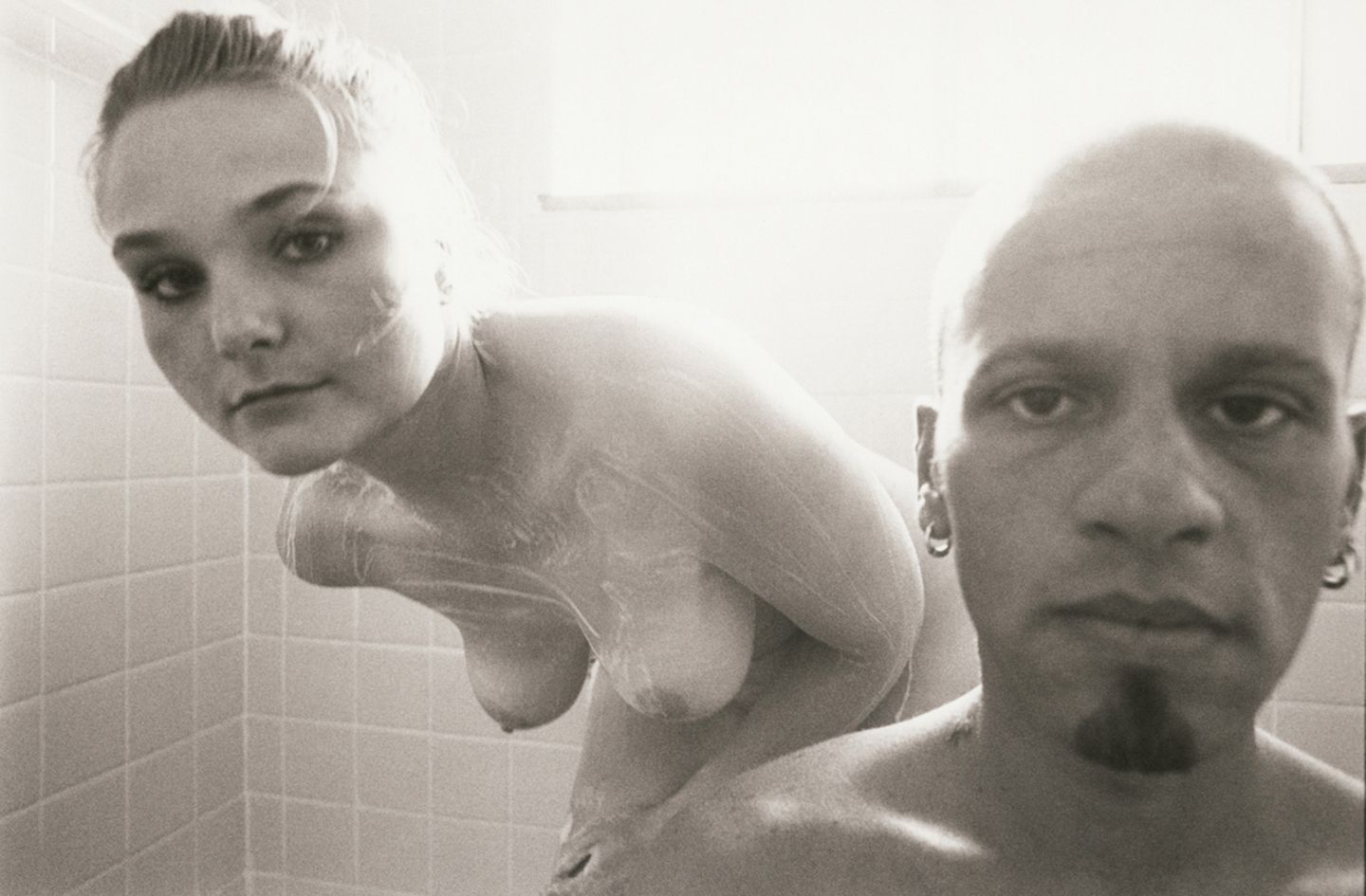 Dieses Foto eines Paares unter der Dusche entstand in den frühen 90er Jahren.