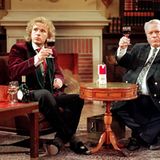 Zwei Jahre pausierte Thomas Gottschalk bei "Wetten, dass...?", Interims-Moderator war Wolfgang Lippert. In der Zeit widmete sich Gottschalk TV-Experimenten: Bei RTL startete er "Gottschalks Late Night", erfolglos, aber wegweisend für seine Nachfolger wie Harald Schmidt, Kerner oder Raab. Bei Sat.1 moderierte er "Gottschalks Haus-Party", dazu lud er Gäste wie Schauspieler Günter Strack in ein wohnzimmerartiges Studio ein, plauderte und spielte Spielchen mit ihnen.