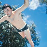 Neben Bandporträts enthält der Bildband viele intime Aufnahmen ihres Ehemannes, wie sie keinem anderen Fotografen gelangen. 1971 hat sie Paul McCartney in Jamaika beim Sprung in den Pool abgelichtet.