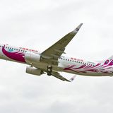 Einen besonderen Anstrich hat diese Boeing 737-800 für die Fluggesellschaft Southern China erhalten: Es handelt sich nämlich um die 1000. Boeing vom Typ 737, die der Flugzeugbauer aus Seattle an eine Airline in der Volksrepublik China ausgeliefert hat.