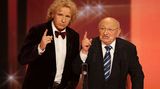 Gottschalk hielt die Laudatio, Literaturkritiker Marcel Reich-Ranicki sollte 2008 beim Deutschen Fernsehpreis den Ehrenpreis für sein Lebenswerk verliehen bekommen. Doch der lehnte ab, ließ eine Schimpftirade auf das deutsche Fernsehen los. Ein Eklat, der wochenlang für Diskussionen über die Qualität der hiesigen TV-Produktionen sorgte, und in der sich Gottschalk als Mittler und Moderator betätigte.