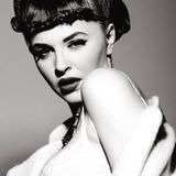 Ob Prominente wie hier Palina Rojinski, Berliner Szenetypen oder mondäne Models - Oliver Rath trifft in seinen Bildern oft den Nerv zwischen exzessiv, weltverloren und doch subtil euphorisch.