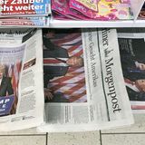 Das Regal mit den Zeitschriften befindet sich auch häufig in Kassennähe. Kurz bevor man sich in die Schlange stellt, kann man dort bequem noch einen Blick in das ein oder andere Magazin werfen - und es dann eventuell auch gleich kaufen.
