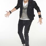 Der Schönling Auch die weiblichen Zuschauer wollen jemanden zum Anschmachten haben: Leon ist der perfekte Kandidat für sie. Adrette Frisur, keckes Grinsen - dem 21-Jährigen können Mütter guten Gewissens ihre Töchter anvertrauen. Mit diesem Erfolgsrezept gewann Alexander Klaws die erste Staffel von "DSDS".