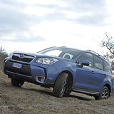 Der Böschungswinkel vorne beträgt 25 Grad