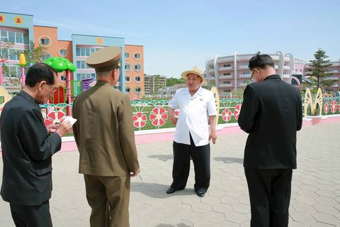 Kim Jong Un besucht Waisenheim in Nordkorea