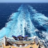 Noch bevor das Schiff nach einem Seetag am nächsten Morgen im Hafen von Civitavecchia festmacht und ich von Bord gehe, merke ich, was auf diesem Schiff so anders ist. Vor lauter Programm, Action und pausenlosem Entertainment kommt eines viel zu kurz: das Meer. Bei einer Kreuzfahrt mit der "Allure of the Seas" sind nicht die Häfen und die See, sondern das Schiff das eigentliche Ziel der Reise.