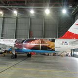 Rechtzeitig zum Eurovision Song Contest im Mai beklebte Austrian Airlines als offizielle Airline des ESC einen Airbus A320 mit einer mehr als 50 Quadratmeter umfassenden Spezialfolie. Motto dieser Maschine, die durch Europa fliegt: "Building Bridges".