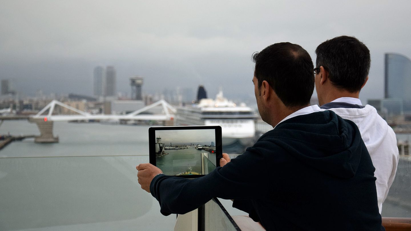 Im Hafen von Barcelona: Gleich läuft die "Allure of the Seas" zur Kreuzfahrt durchs Mittelmeer aus.