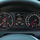 Der Volkswagen T6 hat modernere Assistentenzsysteme - darunter auch einen adaptiven Tempomaten