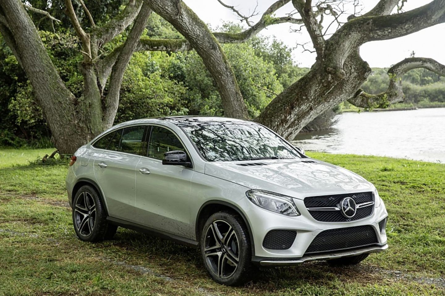 Auch das Mercedes GLE Coupé kommt im Film vor
