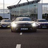 Vor dem Brabus-Haupthaus formierten sich die Teilnehmer.