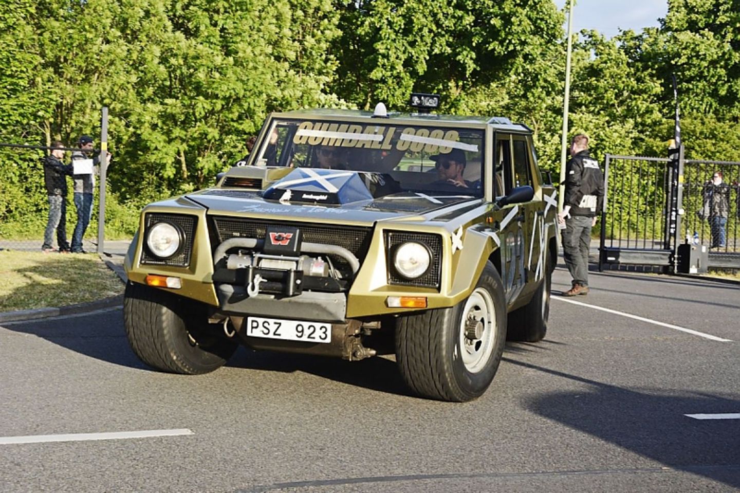 Fahrzeuge jeden Typs fuhren beim diesjährigen Gumball 3000 mit.