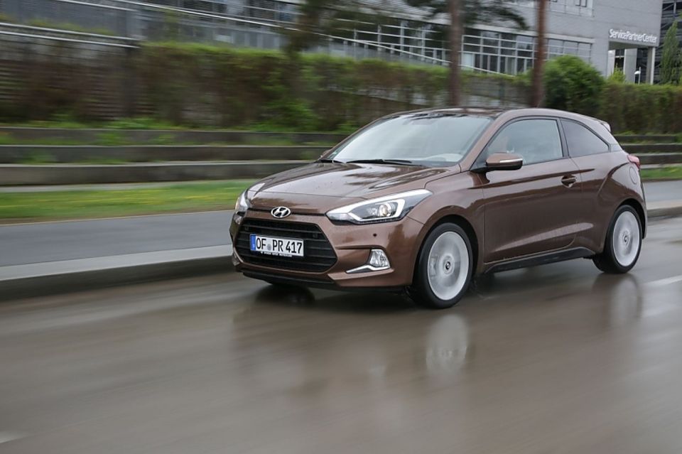 Junger Bruder | STERN.de