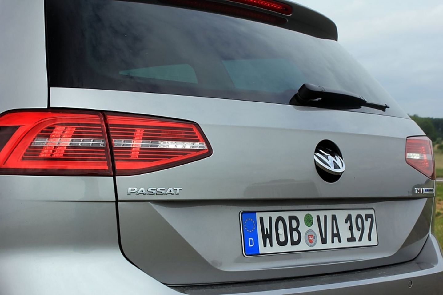 Die Heckklappe öffnet und schließt automatisch.