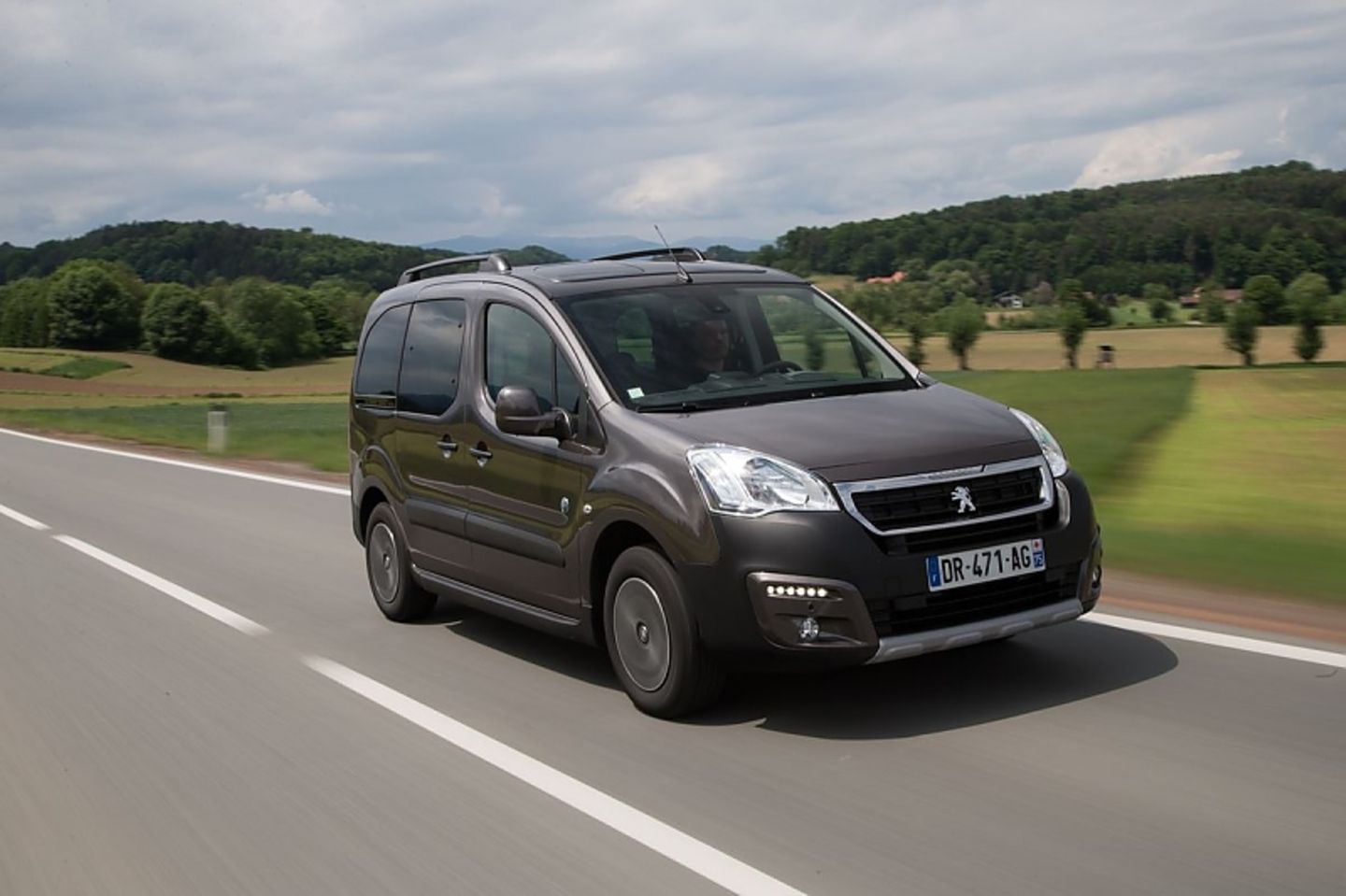 Der neue Peugeot Partner Tepee ist 2,11 Meter breit,...