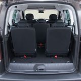 Bei sieben Sitzen passen lediglich 100 Liter in den Kofferraum.