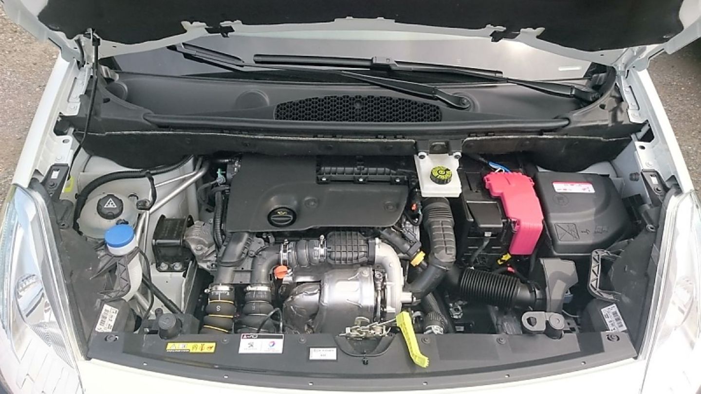 Der 1,6 Liter große Vierzylinder-Dieselmotor leistet 120 PS und 300 Newtonmeter Drehmoment.