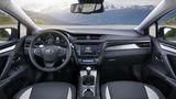 Das neue Cockpit des Toyota Avensis TS.
