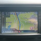 Der acht Zoll große Touchscreen-Bildschirm des neuen Toyota Avensis.