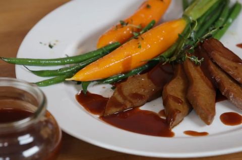 Vegan kochen: Die leckere Bratensoße ohne Fleisch