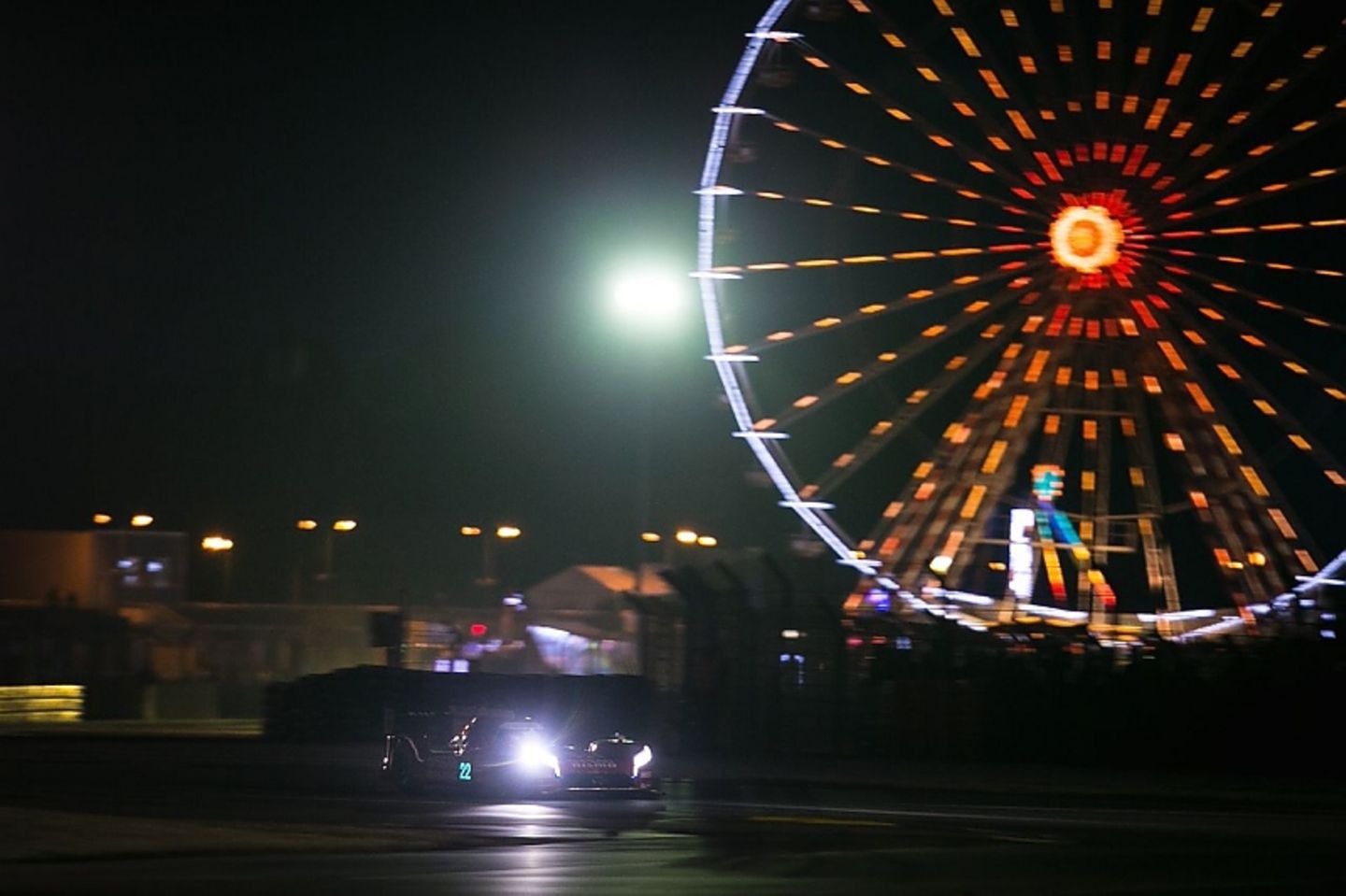 Besonders bei Nacht ist das Rennen beeindruckend
