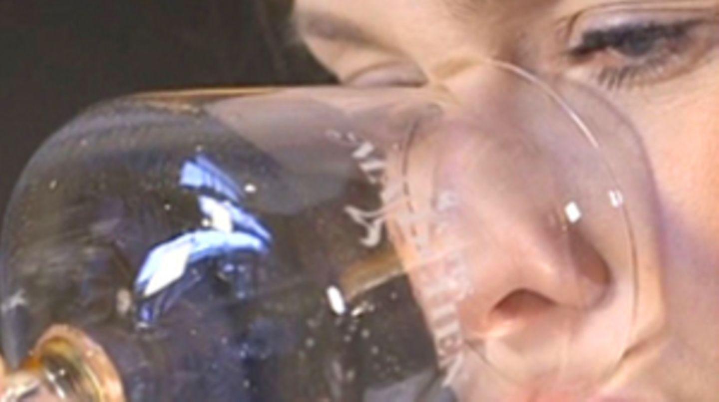 Tilidin Und Ein Glas Wein