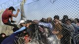 Kriegsflüchtlinge aus Syrien: Dramatische Szenen an der Grenze zur Türkei