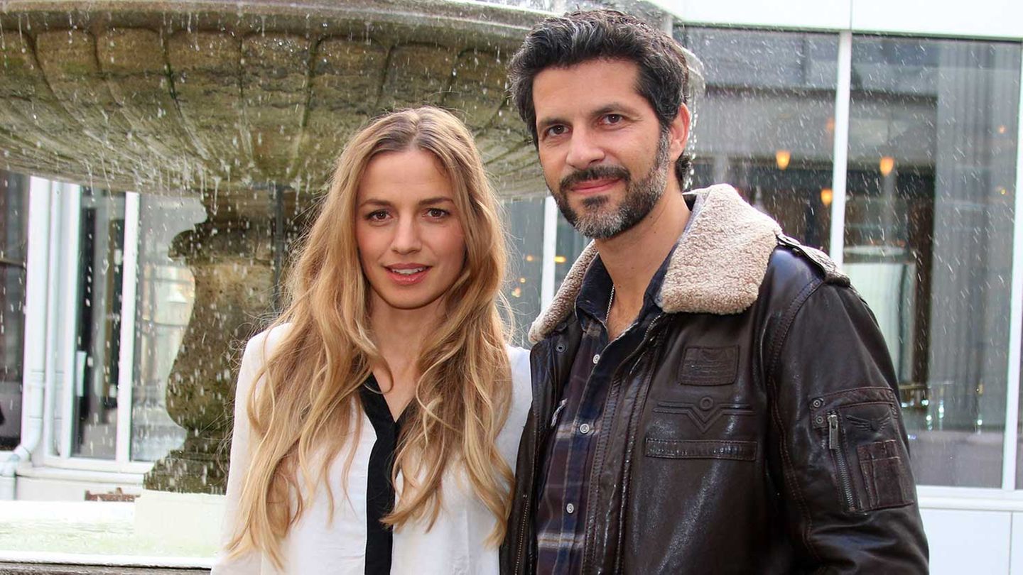 Mit der Figur des Kommissar Dupin hat der Autor Jean-Luc Bannalec eine originelle Ermittlerfigur geschaffen. Die ARD hat mittlerweile acht Bücher verfilmt. Annika Blendl gehört zur festen Besetzung und spielt Nolwenn, die Assistentin von Dupin (Pasquale Aleardi).   