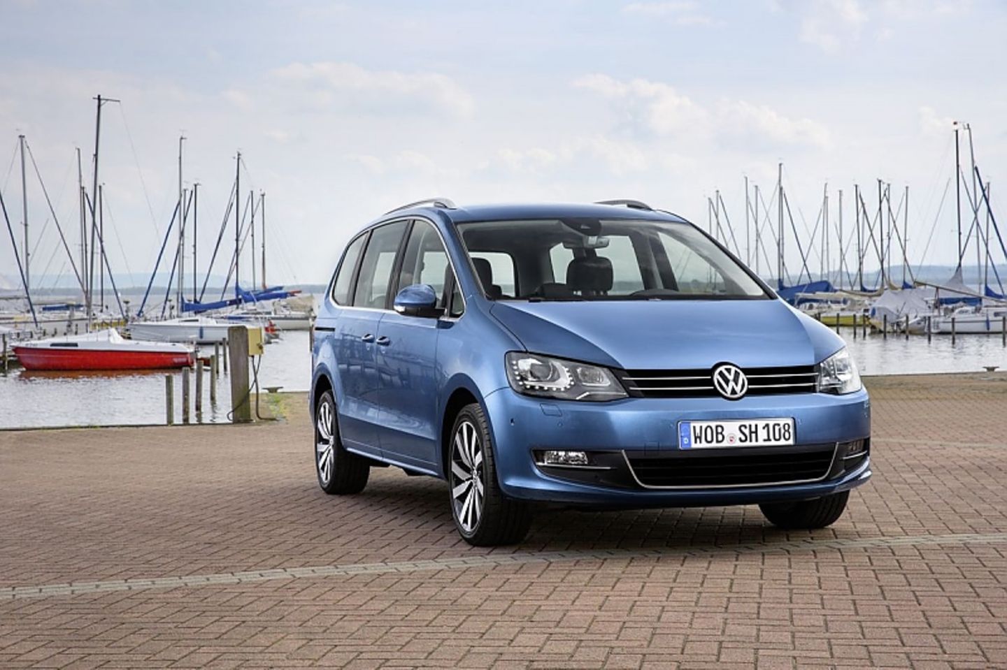 Der neue VW Sharan ist 4,85 Meter lang,...
