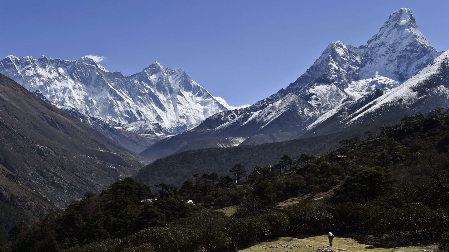 Der Mount Everestin Nepal hat sich nach dem Erdbeben verschoben