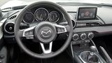 Das Cockpit des Mazda MX 5 2.0 i-Eloop