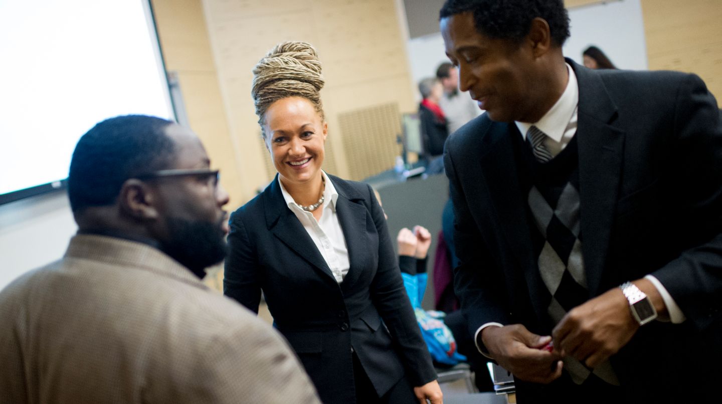 Rachel Dolezal als sie gerade zur Präsidentin der Schwarzenorganisation NAACP gewählt wurde. (Archivbild)