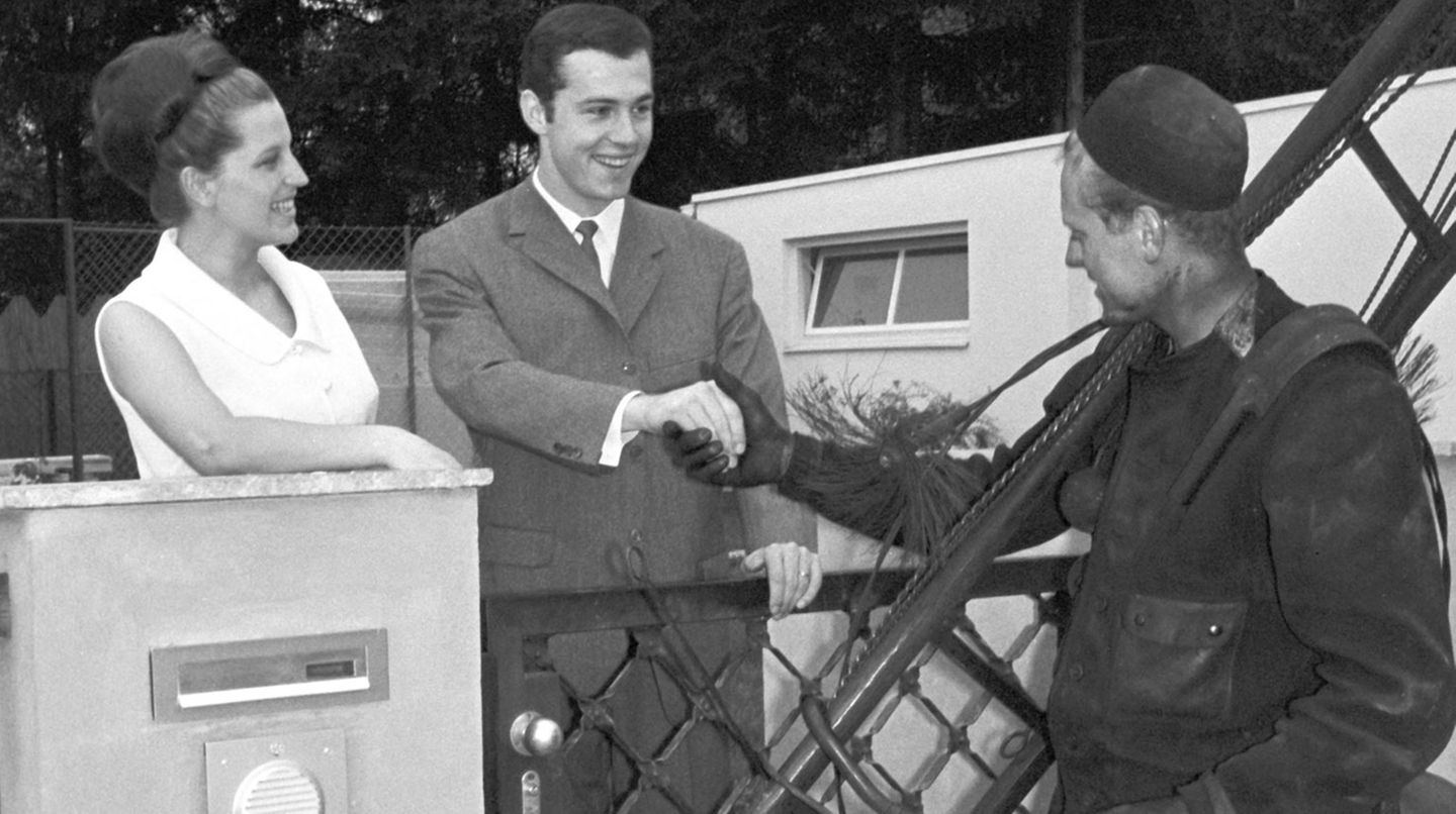 Fußballer-Hochzeiten: Das bringt Glück und Segen. Zumindest über einen gewissen Zeitraum. Als der amtierende Kaiser Franz seine Brigitte heiratet, wird der Schornsteinfeger mit einer Portion Ruß vorstellig.