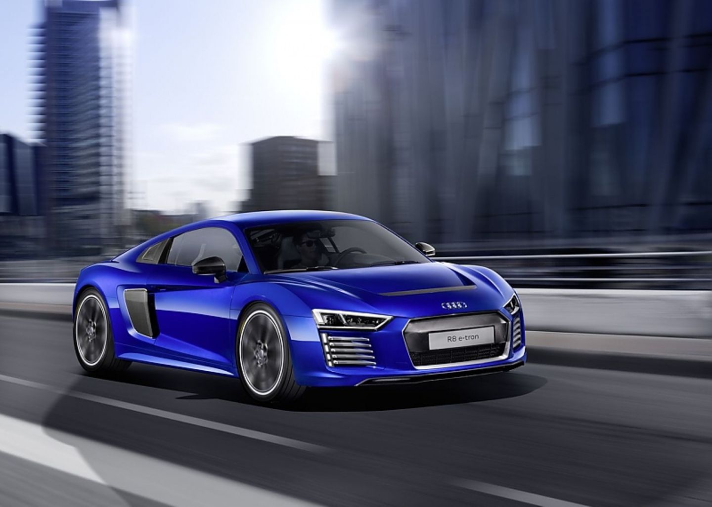 Der Audi R8 e-tron ist 250 km/h schnell