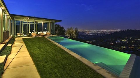 Hier zieht Pharrell Williams künftig seine Bahnen: der Infinity-Pool der "Skyline Residence" in Los Angeles