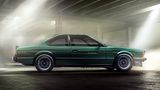 Das dunkelgrüne BMW ALPINA B7 S Coupé war in seiner Zeit konkurrenzlos. Das 243 kW / 330 PS starke Luxuscoupé war mit einer Höch