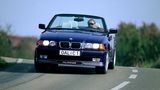 Der BMW ALPINA B8 auf Basis der kompakten BMW 3er Reihe war die perfekte Sportlimousine für die 1990er-Jahre. Das 4,6 Liter groß