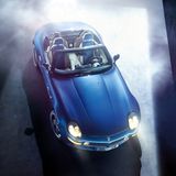 Als ob der BMW Z8 nicht schon spektakulär genug gewesen wäre, setzte ALPINA dem exklusiven Roadster die Krone auf. Der auffällig