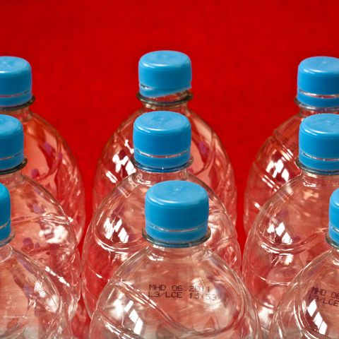 Der Flaschenpfand bei Einwegflaschen lockt Betrüger und kostet den Steuerzahler jährlich bis zu 40 Millionen Euro. 