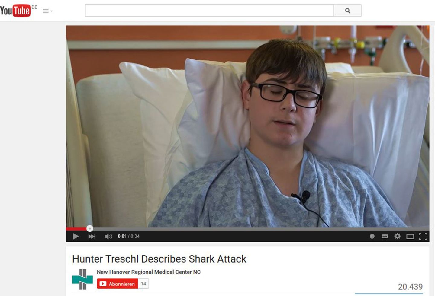 Haiopfer Hunter Treschl in seinem Krankenbett