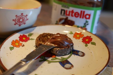In Nutella ist Palmöl enthalten - die französische Umweltministerin ruft nun zum Boykott des Brotaufstrichs auf. 