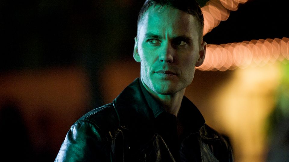 Taylor Kitsch rast als Motorradcop über die Highways von Los Angeles. Taylor Kitsch rast als Motorradcop über die Highways von Los Angeles.