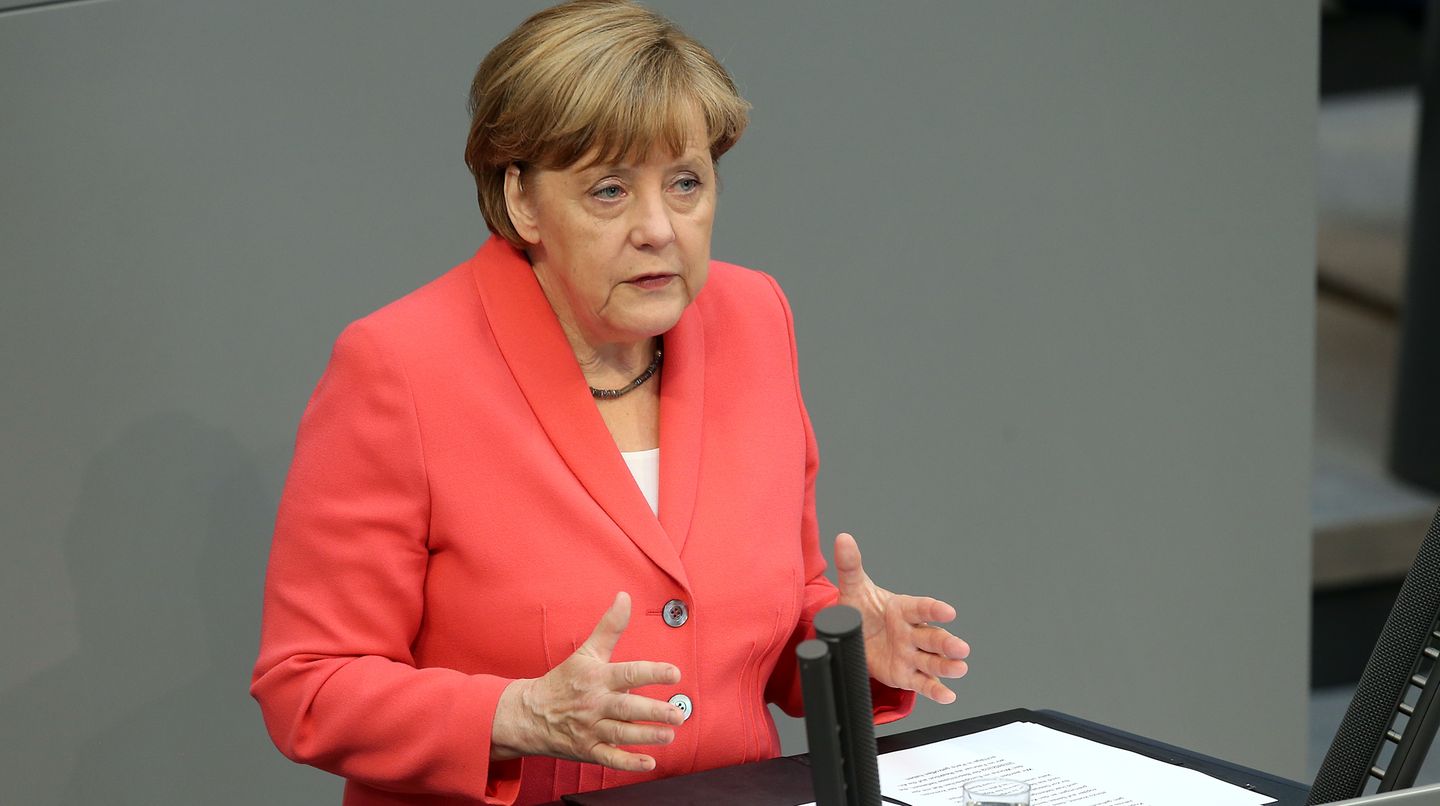 Angela Merkel gibt eine Regierungserklärung ab