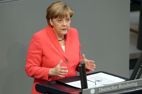 Angela Merkel gibt eine Regierungserklärung ab