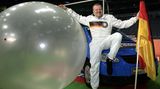 "Autoball-Meisterschaften"  Im Abstand von zwei Jahren veranstaltete Stefan Raab eine Europa- beziehungsweise Weltmeisterschaft im Autoball, parallel zu den ausgetragenen Fußballturnieren. Die erste Autoball-EM initiierte Raab im Juni 2008, die letzte Autoball-WM im Juni 2014 sahen nur noch 1,43 Millionen Menschen.