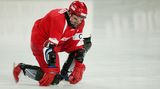 "Deutscher Eisfußball-Pokal"  Während einer "Schlag den Raab"-Sendung im Januar 2009 spielte Stefan Raab erstmals Eisfußball. Statt Schlittschuhen trugen die Kandidaten Bowlingschuhe an den Füßen und sollten damit Tore erzielen. Raab gefiel die Herausforderung so gut, dass er daraus eine eigenen Show entwickelte. 2009 fand der erste Pokal statt, im Mai 2015 der zweite und bisher auch letzte.