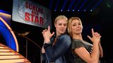 "Schlag den Star"  Seit März 2009 gibt es den Ableger der erfolgreichen Spielshow, in der Prominente gegen ausgewählte Kandidaten kämpfen. In der ersten Sendung stellten sich Stefan Effenberg, Boris Becker, Stefan Kretzschmar und Wigald Boning den Herausforderungen. 2014 traten erstmals nur Prominente gegeneinander an, unter anderem Model Larissa Marolt (l.) und Moderatorin Annica Hansen. Im Sommer 2015 zeigte ProSieben die siebte Staffel von "Schlag den Star". Damals waren unter anderem Fußballer Lukas Podolski und Schauspielerin Sophia Thomalla dabei. Nach Raabs TV-Aus wurde die Sendung lange von Elton moderiert. Dass der in diesem Jahr durch Matthias Opdenhövel ausgetauscht wurde, sorgte für reichlich Schlagzeilen.