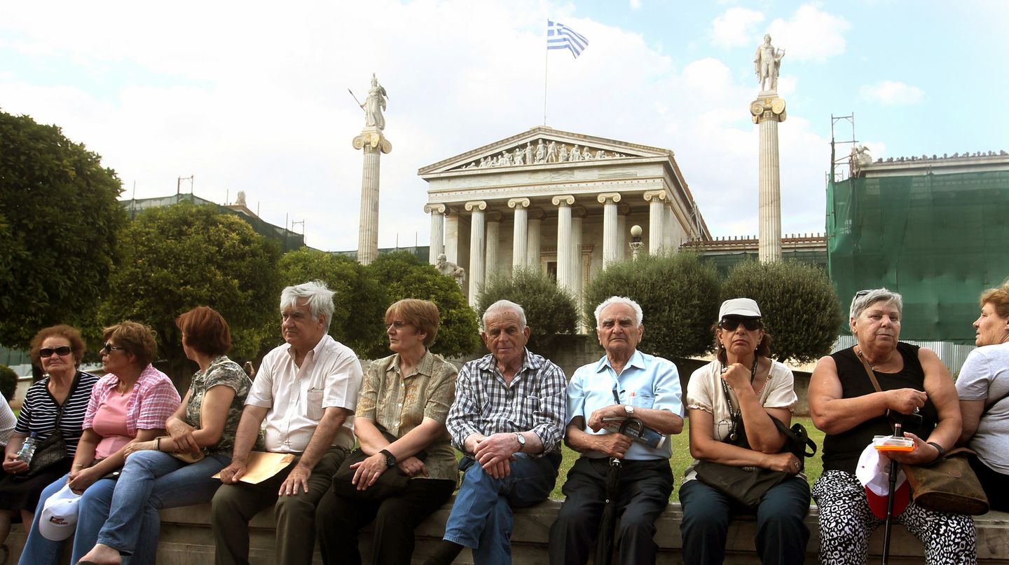 Rentner in Griechenland protestieren